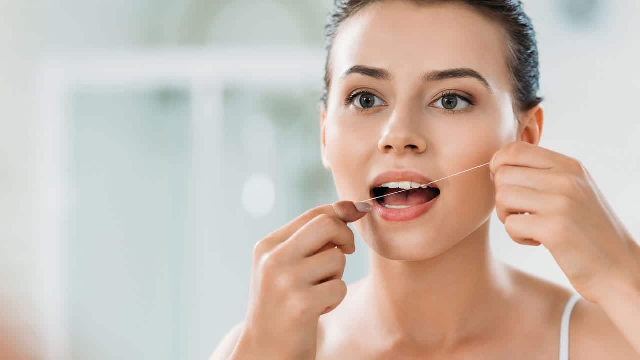 The Link Between Poor Flossing and Gum Disease Didcot